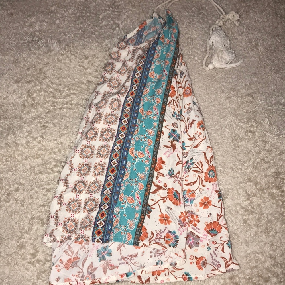 Patterned Halter Top - Picture 2 of 2